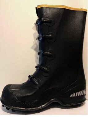 NEW LaCrosse Men's 00367150 5-Buckle Tracktion Outsole Overshoe, Sz. 9 M